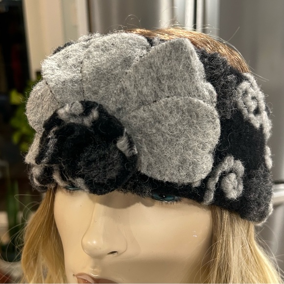 Italian Made Wool Headband - Picture 9 of 10